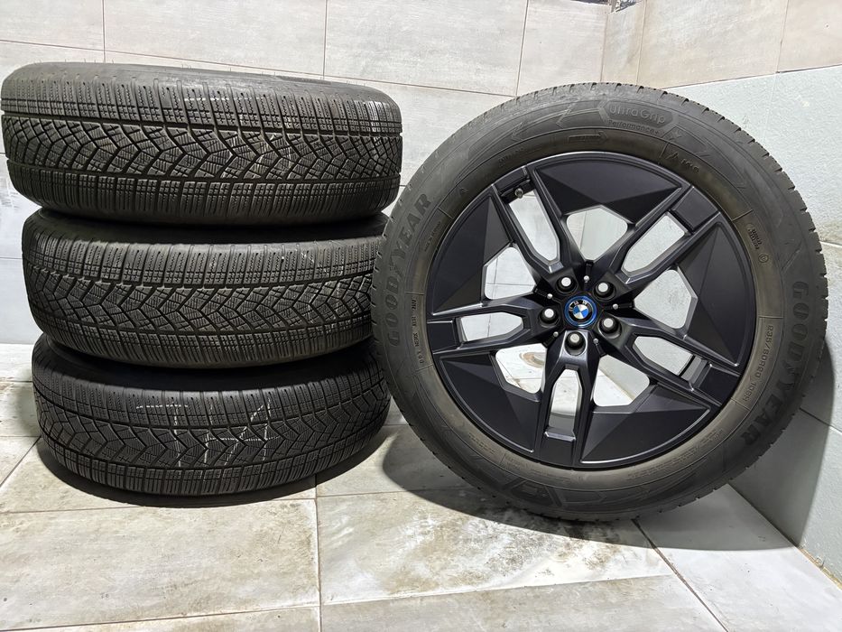 Jante BMW IX I20 AeroDynamic In Frozen Midnight Grey Style 1002 M echipare de iarna R20