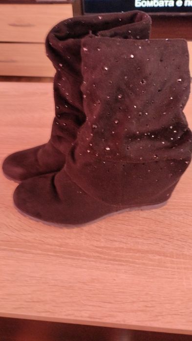 Дамски боти и ботуши
