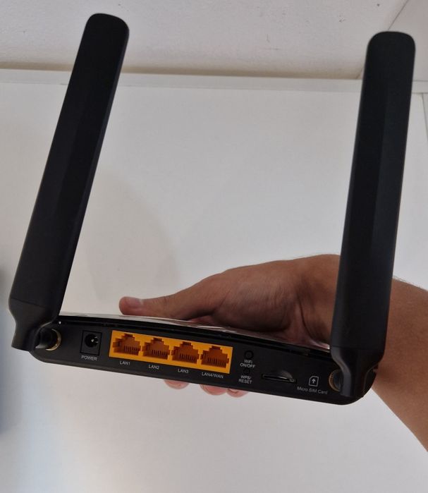 Vand dvd extern si router tp-link cu sim la 200 lei amandoua!