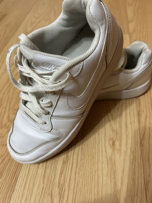 Adidași Nike marimea 39