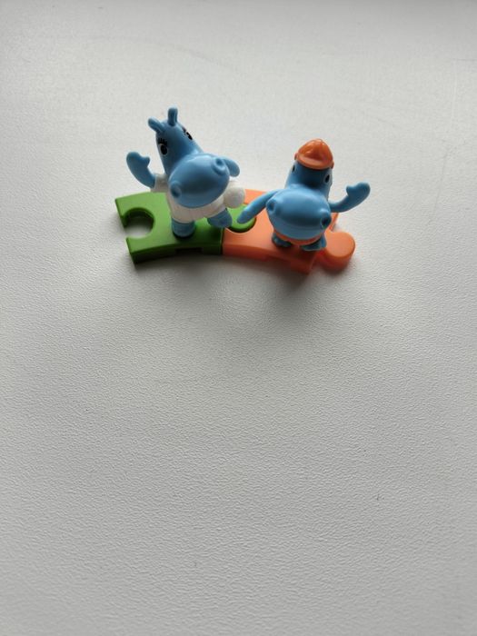 Продам фигурки из киндера.