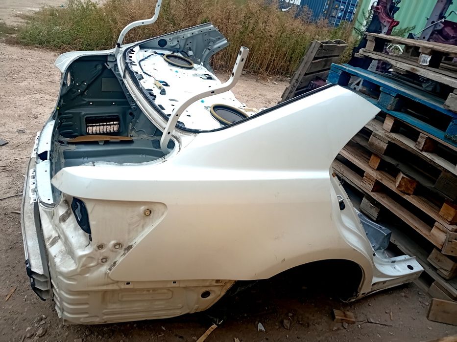 Задняя часть Toyota Camry 40