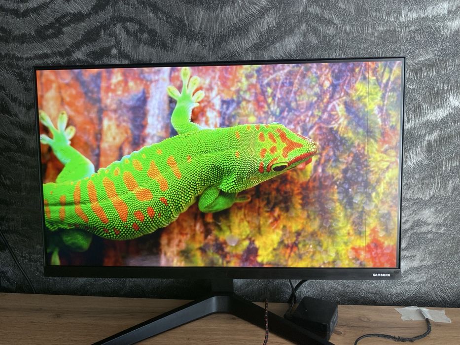 Монитор Samsung F24T350FHI