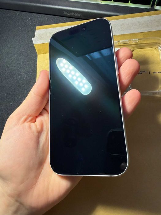 iPhone 17 Pro Silver - defect - Ideal pentru piese