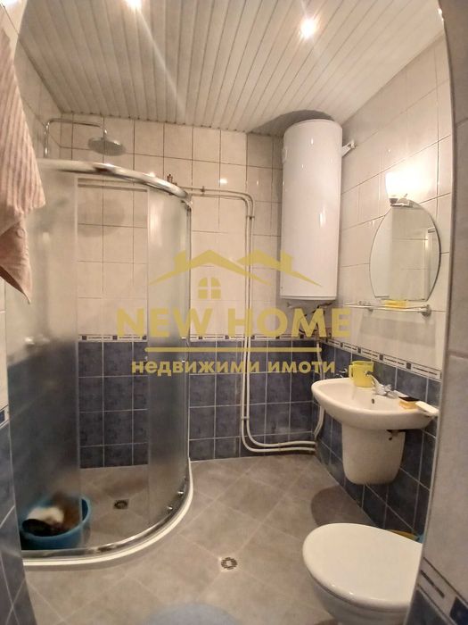 Светъл, слънчев, топъл апартамент под наем.