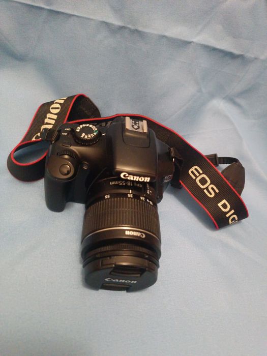 Продам Canon EOS 1100D
