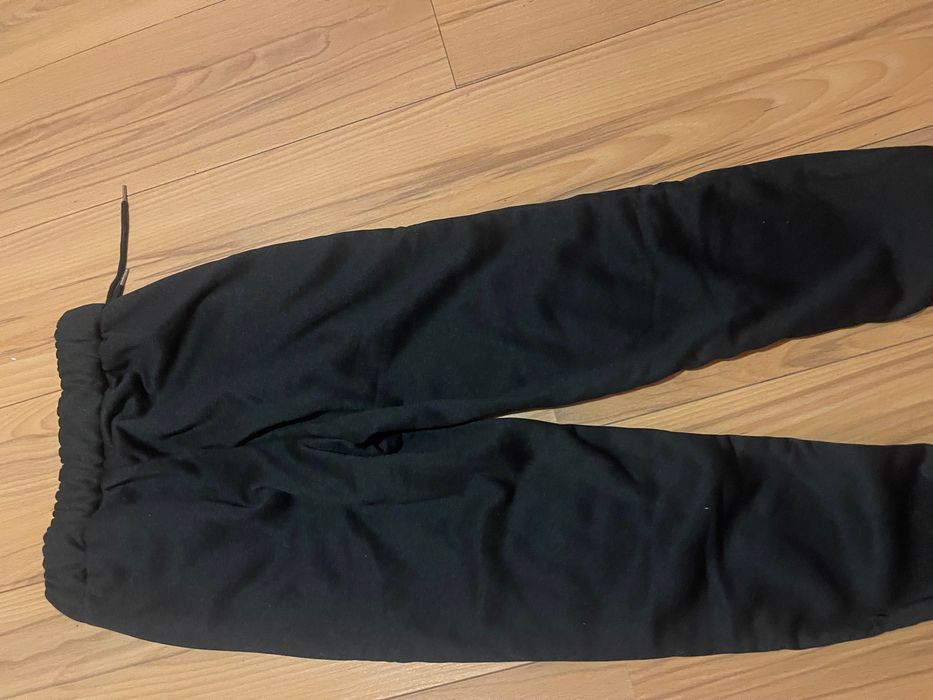 Черен чисто нов анцунг