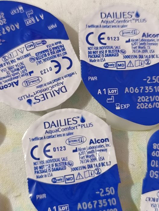 Контактни лещи / едномесечни