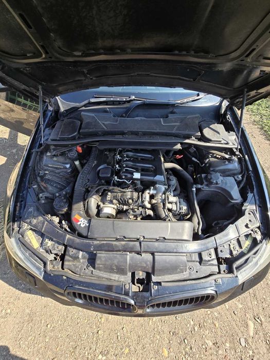 • Продавам BMW 330d E90 2008г. на ЧАСТИ, както и над 17 Голф 5ци