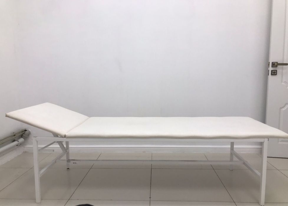 Продам кушетки.