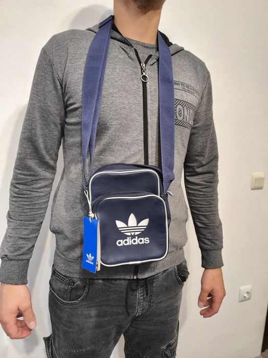 Продавам оригинална чанта на adidas