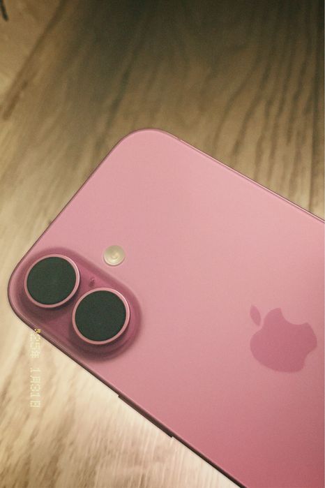 Продаю айфон 16