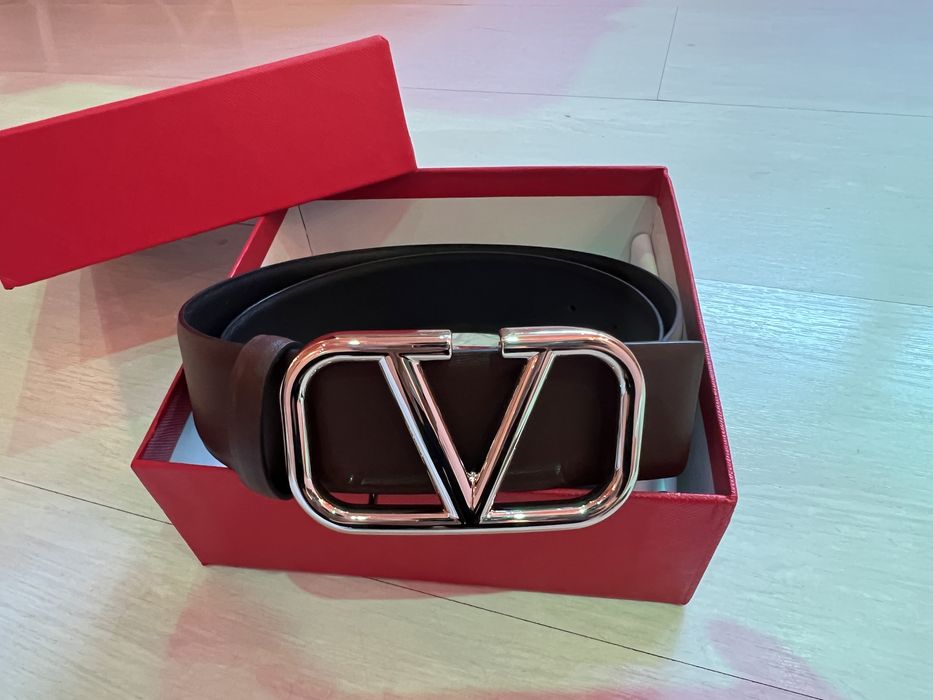 Колан valentino с две лица и сребърно лого . (тъмно кафяво,черно)