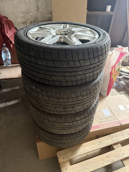 Продам диски с резиной на зиму.