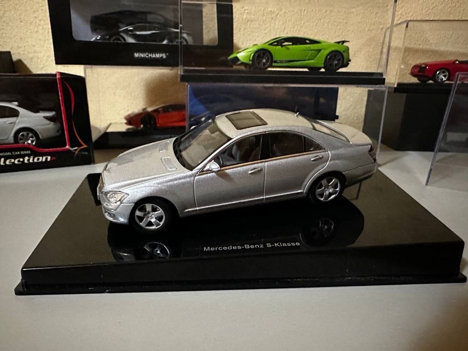 Macheta Mercedes S Klasse W221 1:43 Autoart