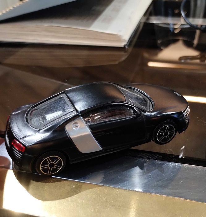 Macheta auto Audi R8 - negru - marca Burago