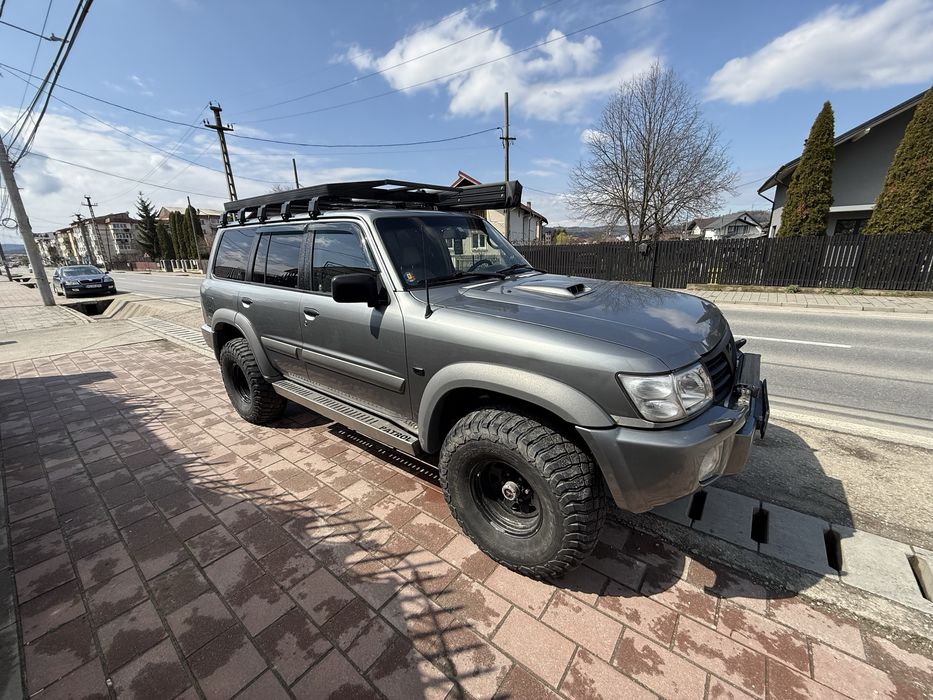 Nissan patrol y61 2004 model america autoutilitar td42