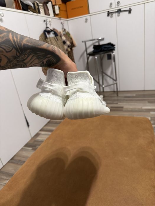 Yeezy alb marimea 43