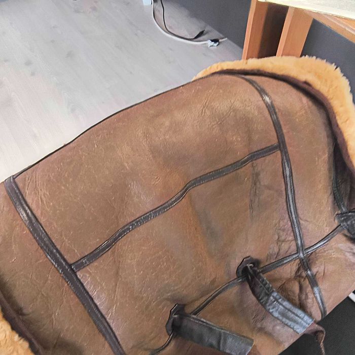 Два броя предни оригинални калъфки от овча кожа за стар мерцедес предполагам W114 W115 W123- W126