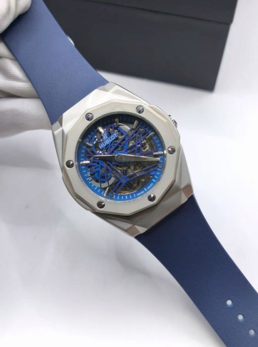 Механические часы HUBLOT