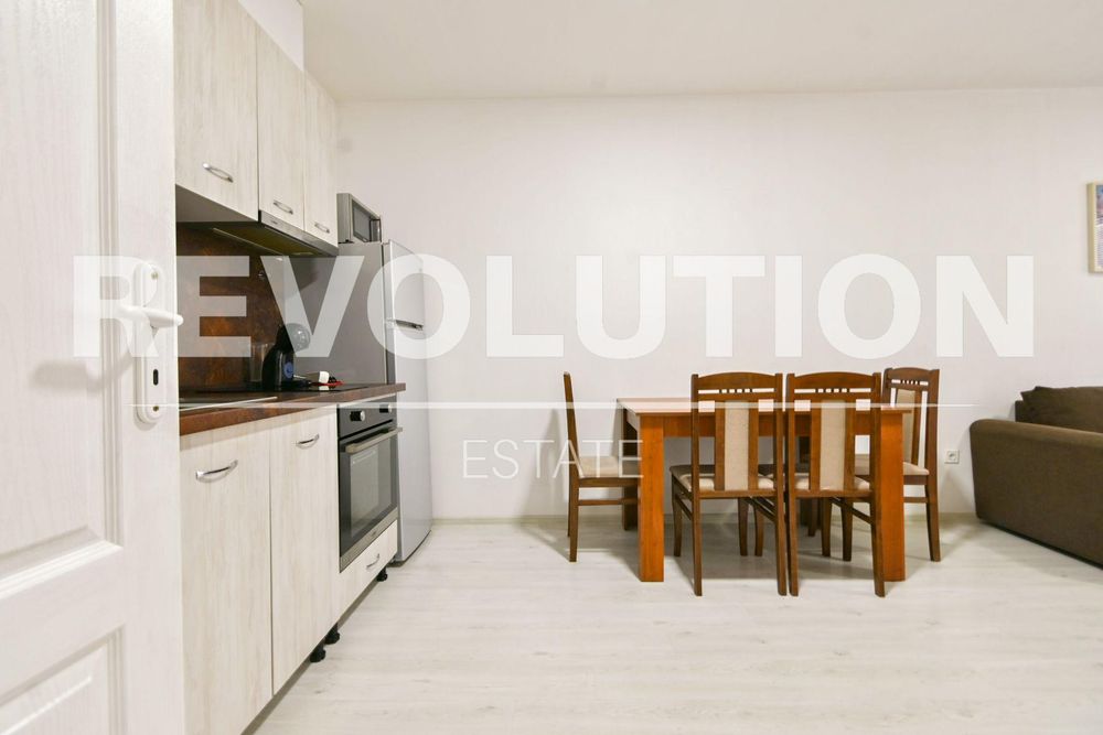 Дава се под наем Двустаен апартамент в София, Люлин 10 - 55 кв.м за 560.49 € - Снимка #2