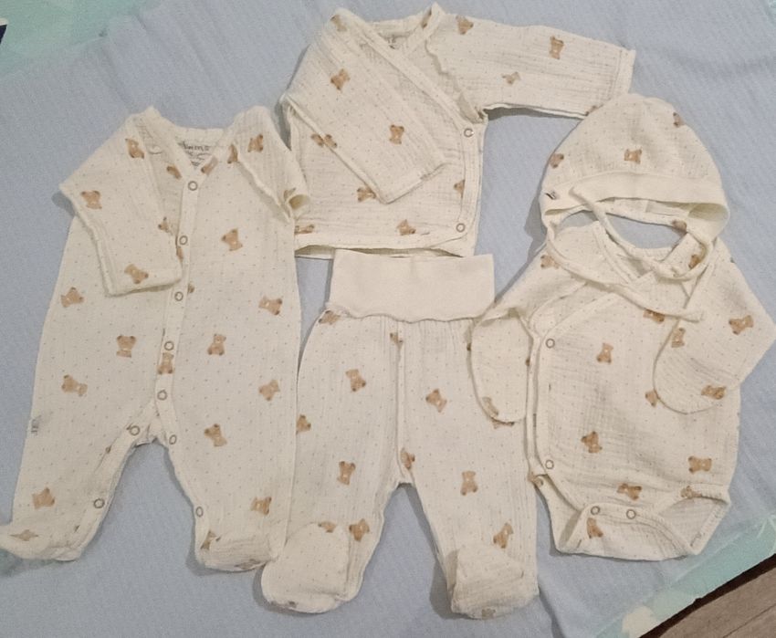 Набор одежды для новорожденного