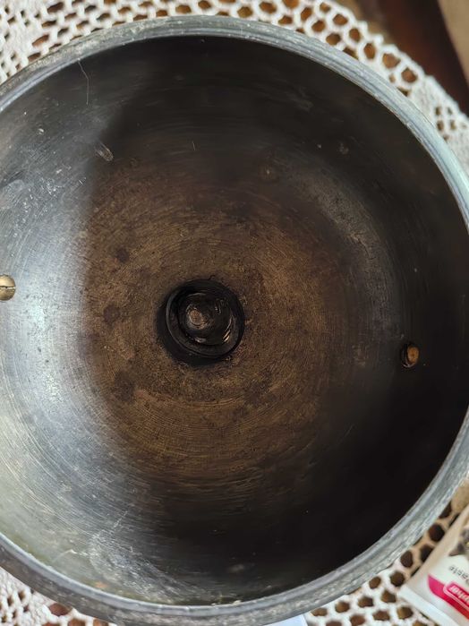 Стара бронзова купа