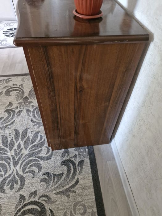 Тумба коричневая