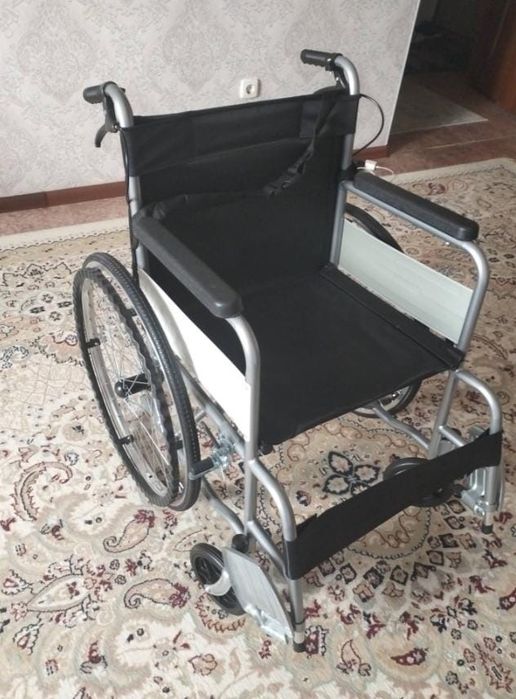 Продам Инвалидную коляску новую