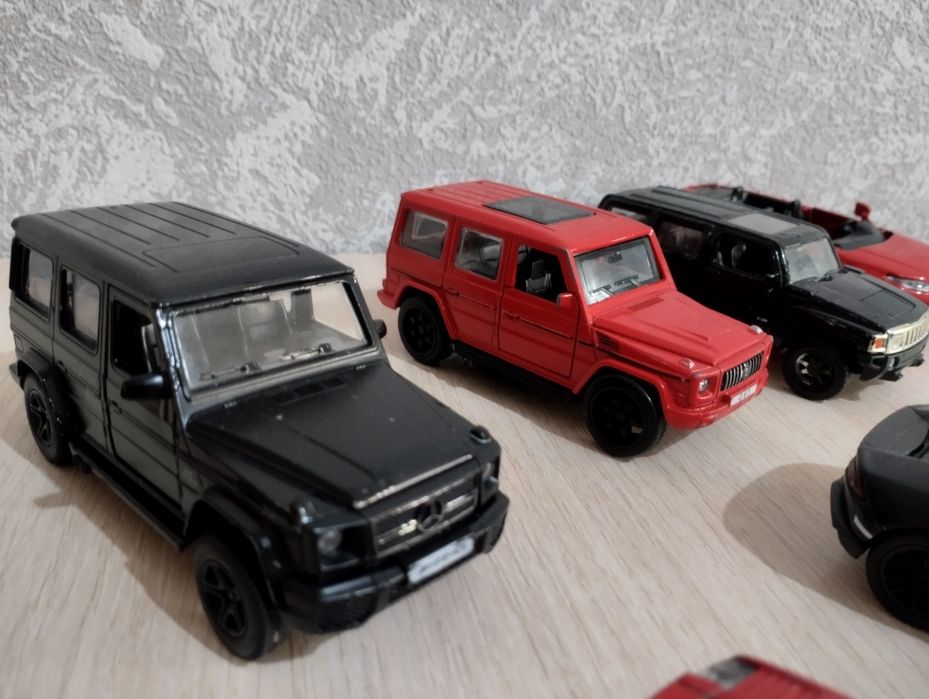 Игрушки машинки металлические