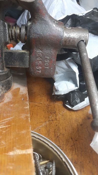 Тиски советские. Крепкие. Оригинал.