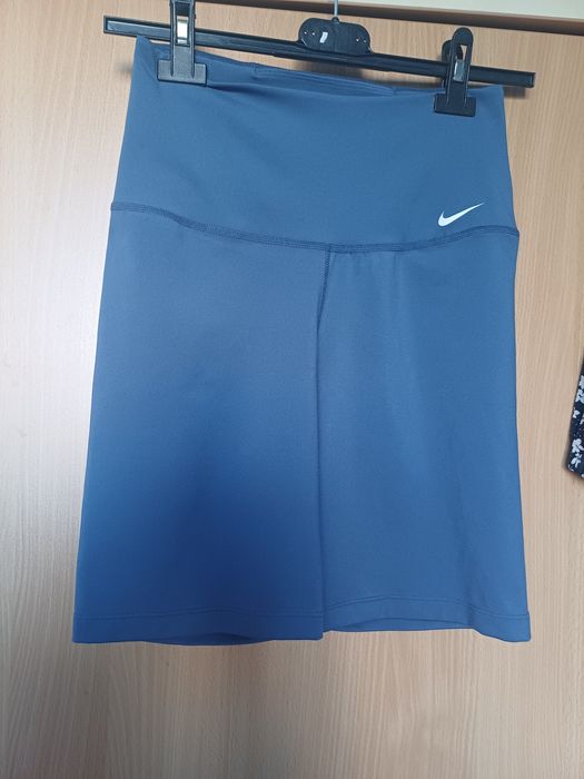 Син клин  Nike S