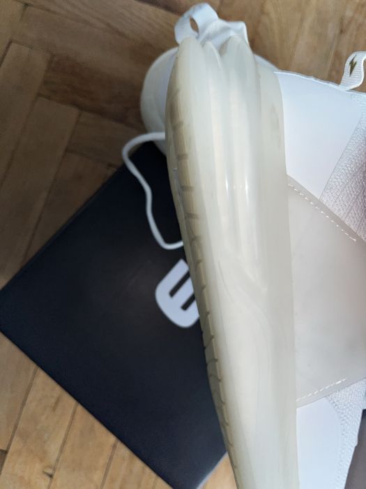 Продавам обувки за бягане!