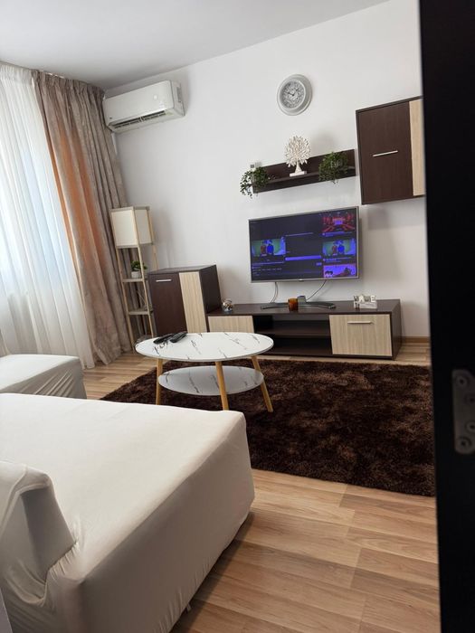 Apartament 2 camere. Zona păcii/militari, închiriere