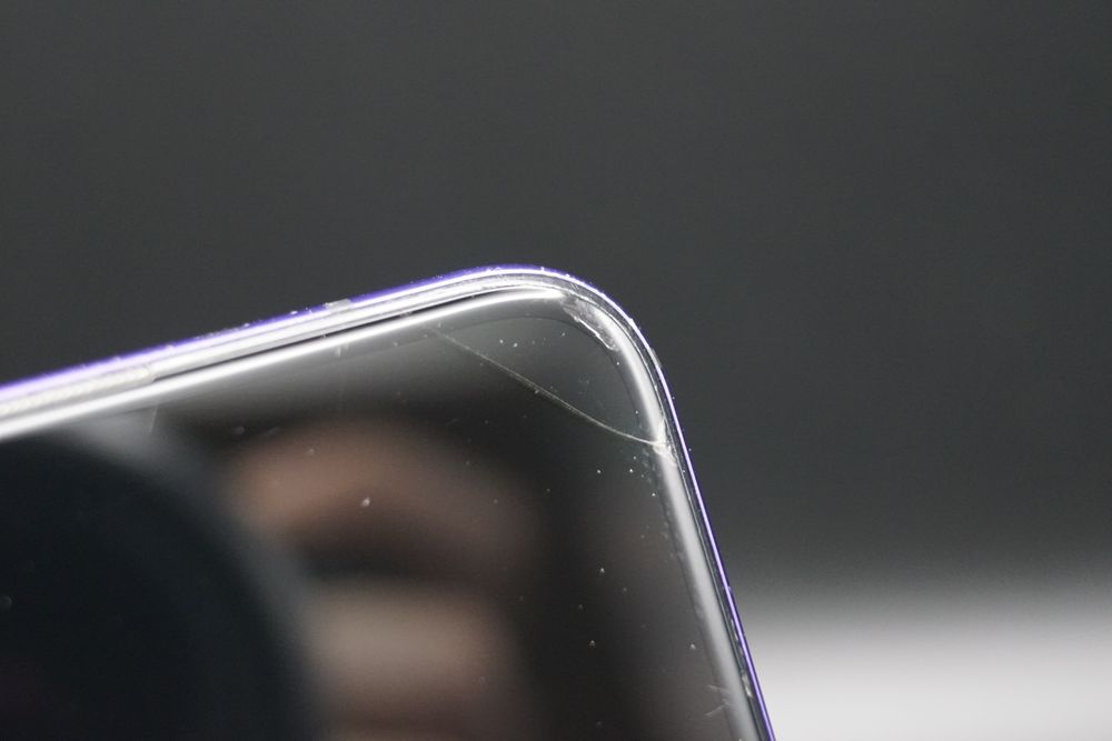 Huawei Nova 5T – 6GB RAM / 128GB – funcțional, cu defecte estetice