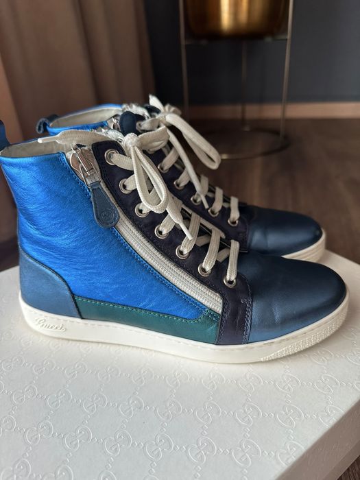 Vand adidasi Gucci