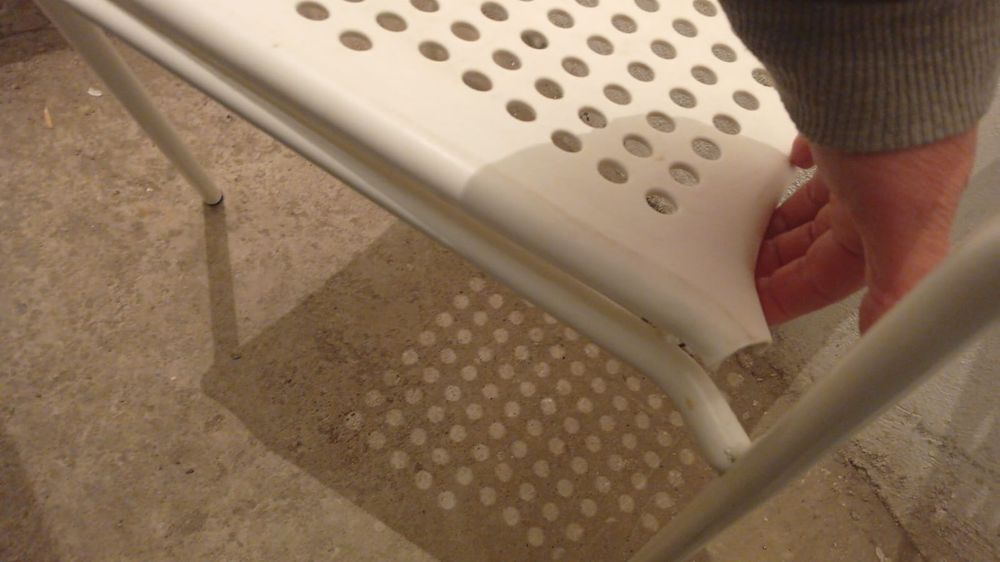 Полка ,стул пластиковый  Юг