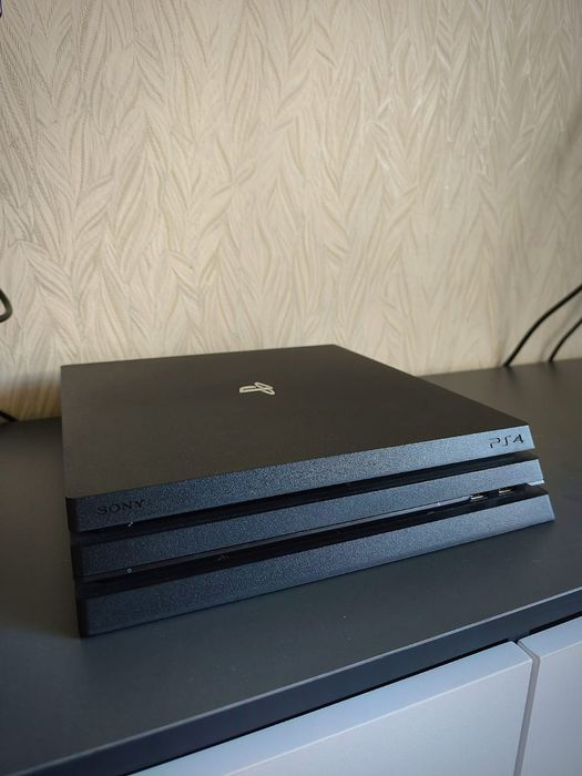 Продам Ps 4 pro 1tb