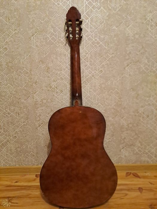 Продам гитару акустическую