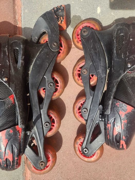 Role reglabile (mărimi 39–43), cu roată luminoasă