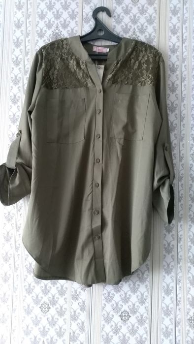 Продам  блузки новые.