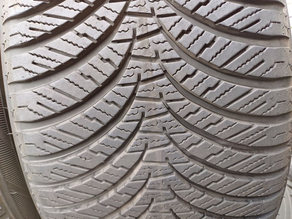 Гуми 235/40/18 Фалкен