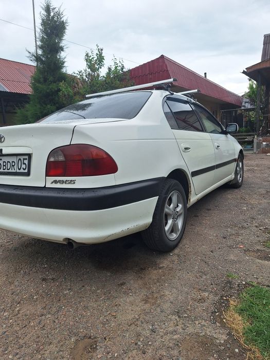 Тойота авенсис  1998