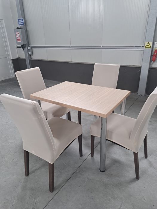 Masa de lemn bucatari dimensiuni 70x100 plus 4 scaune de bucatarie