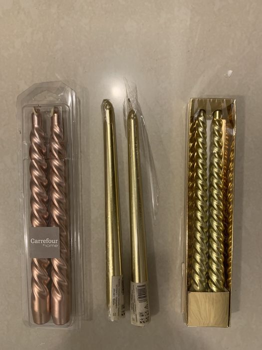 Vand lumanari rosii si gri si aurii