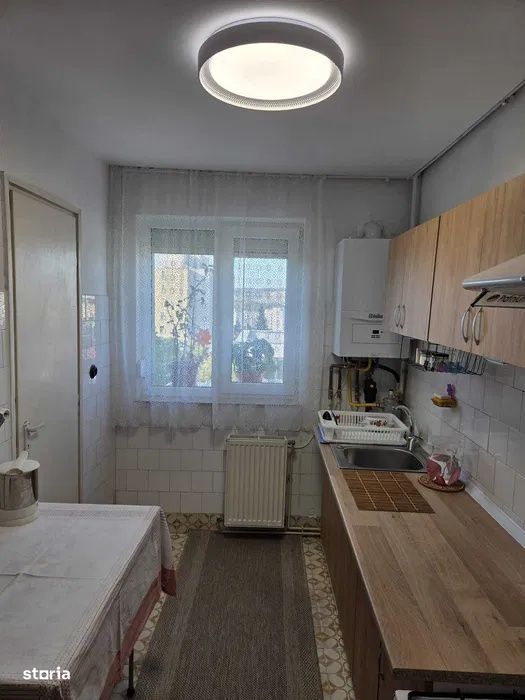 Apartament cu 4 camere, decomandat, cu boxa – Manastur, Aleea Negoiu