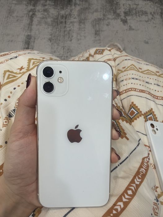 Айфон 11 телефон белый цвет