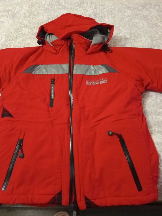 Дамско спортно яке