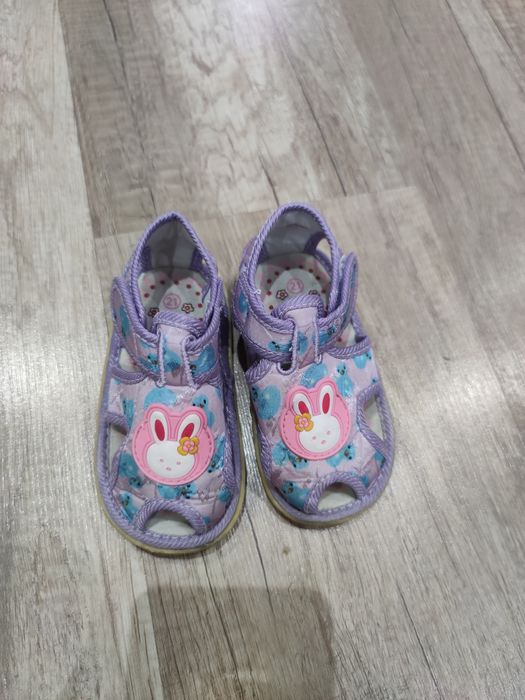 Маратонки, обувки, сандали, боти, ботуши за момиче