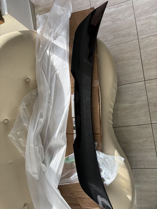 Spoiler pentru masina